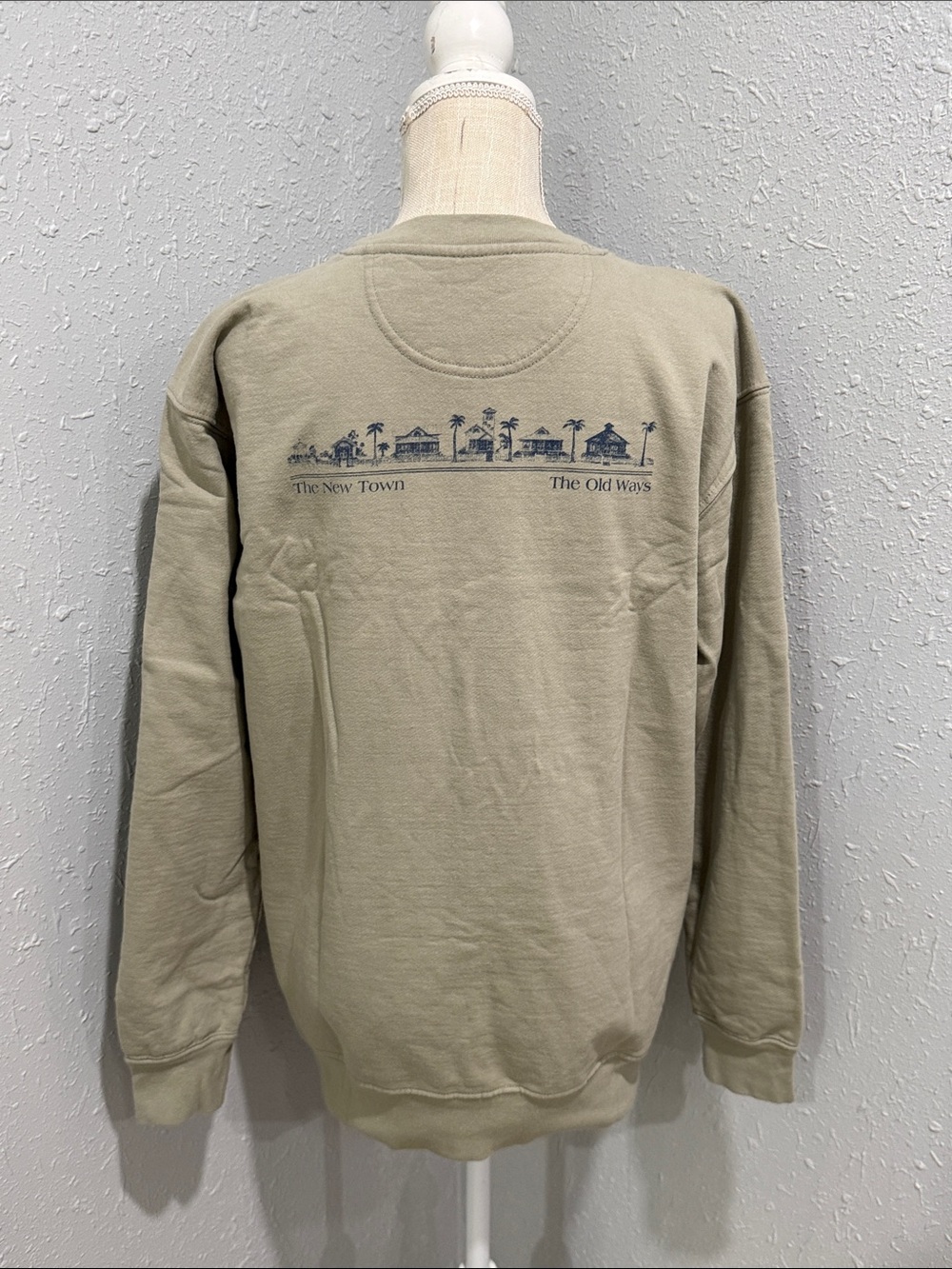 The Seaside Style Olive Green Crewneck Sweatshirt Size Medium - Picture 3 of 7